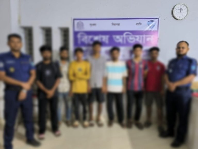 কুমিল্লায় ৬ ঘণ্টার অভিযানে ৩৫১ জন আটক, মুচলেকায় মুক্তি ২১৯ জনের